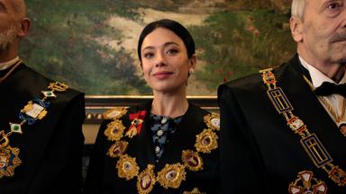 Su majestad 1x4