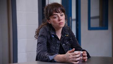 Avlu: El patio 1x11