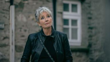 El misterio de Cemetery Road 1x6